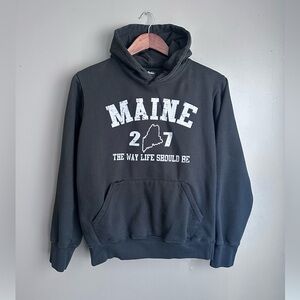 Maine Pullover Hoodie Size Small Black|White Beach inspired Preppy Hoodie